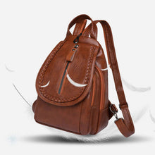 Laden Sie das Bild in den Galerie-Viewer, Twist Clamshell Lederrucksack