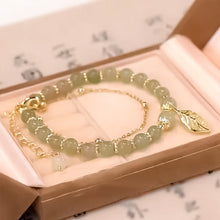 Laden Sie das Bild in den Galerie-Viewer, Armband aus Hetian-Jade mit Blatt