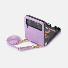 Laden Sie das Bild in den Galerie-Viewer, Handyhülle für Samsung Z Flip 3/4/5 Umhängetasche aus Leder mit Klappe