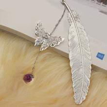 Laden Sie das Bild in den Galerie-Viewer, Feder-Lesezeichen aus Metall