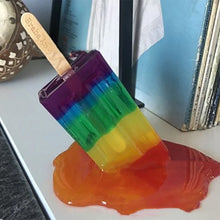 Laden Sie das Bild in den Galerie-Viewer, Schmelzende Eiscreme Ornamente aus Harz