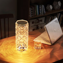 Laden Sie das Bild in den Galerie-Viewer, USB Rosenschatten Kristalllampe