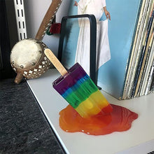 Laden Sie das Bild in den Galerie-Viewer, Schmelzende Eiscreme Ornamente aus Harz