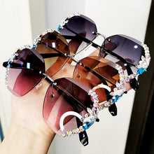 Laden Sie das Bild in den Galerie-Viewer, 2020 Vintage Mode Randlose Kristall Sonnenbrille