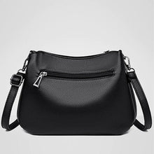 Laden Sie das Bild in den Galerie-Viewer, Rhomboid Tasche aus gekörntem Leder