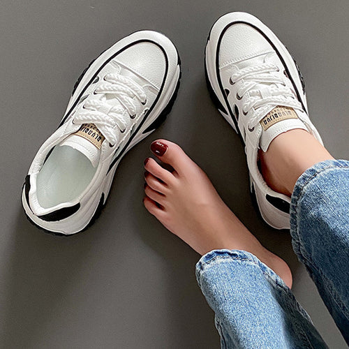 Loafer mit dicken Sohlen und Ausschnitten
