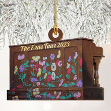 Laden Sie das Bild in den Galerie-Viewer, Die Eras Tour 2023 Ornament