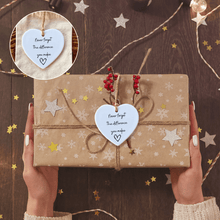 Laden Sie das Bild in den Galerie-Viewer, Herzgeschenk aus Keramik