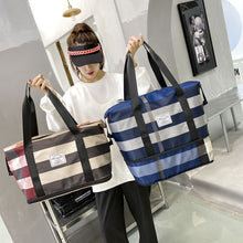 Laden Sie das Bild in den Galerie-Viewer, Modische karierte Reisetasche