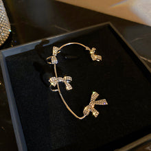 Laden Sie das Bild in den Galerie-Viewer, Vielseitige Diamantschleifenohrringe