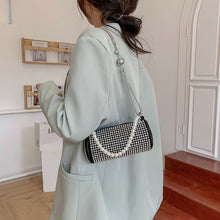 Laden Sie das Bild in den Galerie-Viewer, Glänzende kleine Zylindertasche