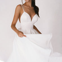 Laden Sie das Bild in den Galerie-Viewer, Damen elegantes Trägerkleid mit V-Ausschnitt