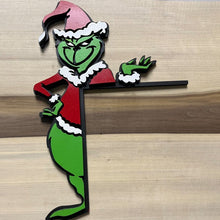 Laden Sie das Bild in den Galerie-Viewer, Weihnachtliche kreative Grinch-Türeckenverzierungen