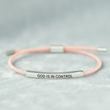Laden Sie das Bild in den Galerie-Viewer, Armband „GOD IS IN CTRL“