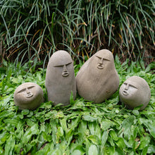 Laden Sie das Bild in den Galerie-Viewer, Steinschnitzerei Gesicht Figurine