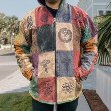 Laden Sie das Bild in den Galerie-Viewer, Bedruckte Jacke mit schmaler Passform und Kapuze