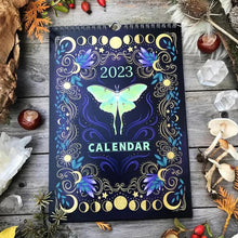 Laden Sie das Bild in den Galerie-Viewer, 2023 Dunkelelfen-Kalender