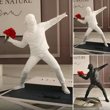 Laden Sie das Bild in den Galerie-Viewer, Blume-werfender Junge Ornament