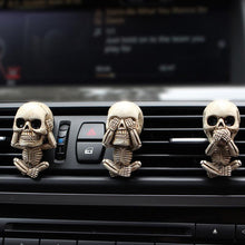 Laden Sie das Bild in den Galerie-Viewer, Kreative Auto Schädel Ghost Head Aromatherapie