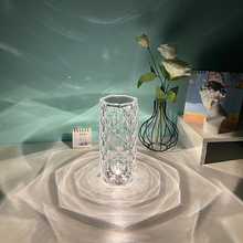 Laden Sie das Bild in den Galerie-Viewer, USB Rosenschatten Kristalllampe