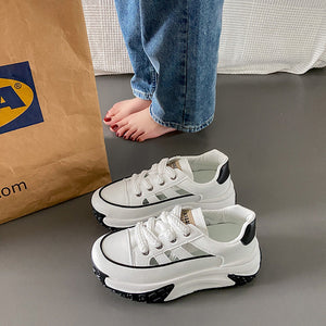 Loafer mit dicken Sohlen und Ausschnitten