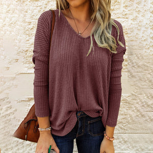 Modischer Strickpullover mit V-Ausschnitt
