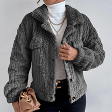 Laden Sie das Bild in den Galerie-Viewer, Revers-Plüsch-Jacke