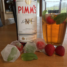 Laden Sie das Bild in den Galerie-Viewer, Würfelförmige Eiswürfelschale