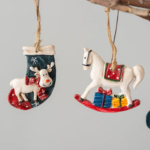 Laden Sie das Bild in den Galerie-Viewer, Dekorative Weihnachtsbaumanhänger aus Harz