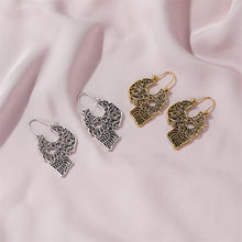 Laden Sie das Bild in den Galerie-Viewer, Halloween geschnitzt Totenkopf Ohrringe