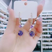 Laden Sie das Bild in den Galerie-Viewer, Hohle Rosenohrringe