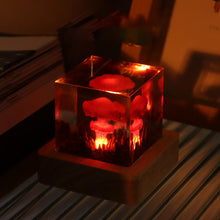 Laden Sie das Bild in den Galerie-Viewer, Harzlampe mit Sprengbomben