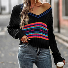 Laden Sie das Bild in den Galerie-Viewer, Täfelter Pullover mit V-Ausschnitt