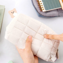 Laden Sie das Bild in den Galerie-Viewer, Kissen Kosmetiktasche