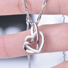 Laden Sie das Bild in den Galerie-Viewer, Halskette mit Doppelherz-Anhänger Mattiert