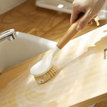 Laden Sie das Bild in den Galerie-Viewer, Pfannenbürste mit Holzgriff