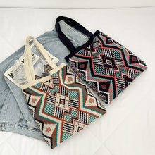 Laden Sie das Bild in den Galerie-Viewer, Trendige Einkaufstasche mit ethnischem geometrischem Druck