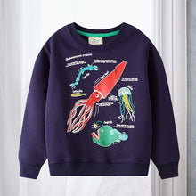 Laden Sie das Bild in den Galerie-Viewer, Rundhals-Sweatshirt mit leuchtenden Dinosauriern