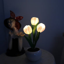 Laden Sie das Bild in den Galerie-Viewer, LED-Tulpen-Nachtlicht-Blumen-Tischlampe