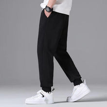 Laden Sie das Bild in den Galerie-Viewer, Winterliche Jogginghose mit Sherpa-Futter