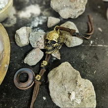 Laden Sie das Bild in den Galerie-Viewer, Glücksschlüsselanhänger für Motorradfahrer