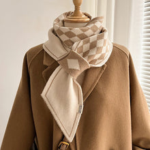 Laden Sie das Bild in den Galerie-Viewer, Doppelt gestricktes modisches Halstuch