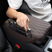 Laden Sie das Bild in den Galerie-Viewer, Universelle Auto-Armlehnenmatte aus Leder