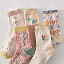 Laden Sie das Bild in den Galerie-Viewer, Rosafarbene Baumwollsocken mit Blumenmuster für Damen (5 Paar)