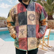 Laden Sie das Bild in den Galerie-Viewer, Bedruckte Jacke mit schmaler Passform und Kapuze