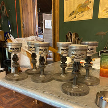 Laden Sie das Bild in den Galerie-Viewer, Schädel-Gesicht Skulptur Metallkunst Verzierung