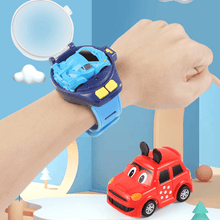 Laden Sie das Bild in den Galerie-Viewer, Elektrisches Spielzeugauto mit Fernbedienung per Uhr