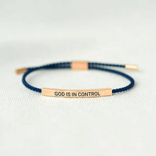 Laden Sie das Bild in den Galerie-Viewer, Armband „GOD IS IN CTRL“