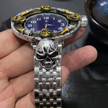 Laden Sie das Bild in den Galerie-Viewer, Schädel Armbanduhr