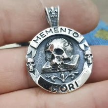 Laden Sie das Bild in den Galerie-Viewer, Halskette mit Schädel-Anhänger